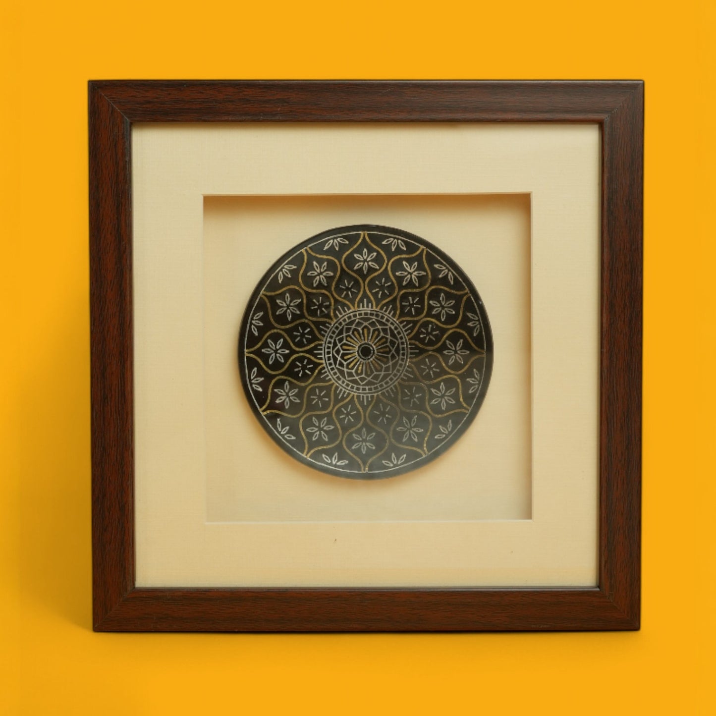 Round wall hanging