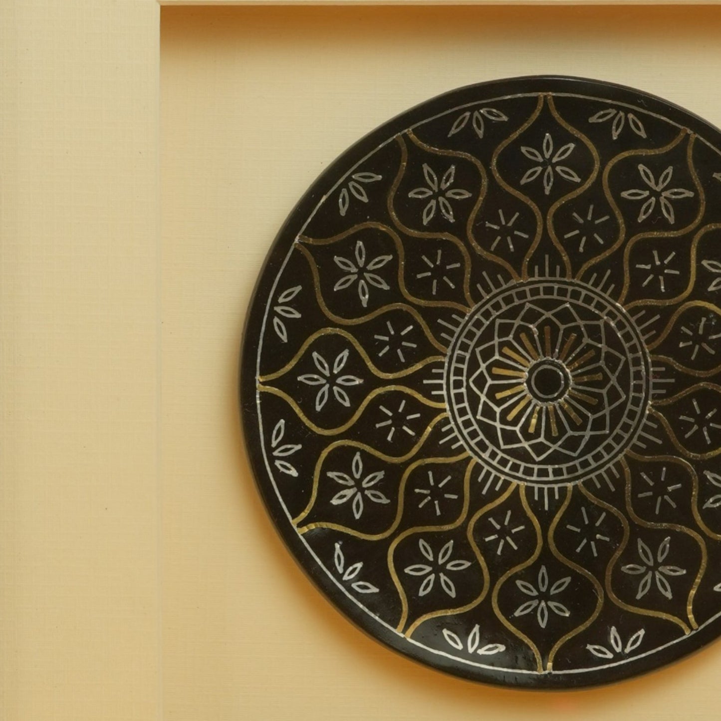 Round wall hanging