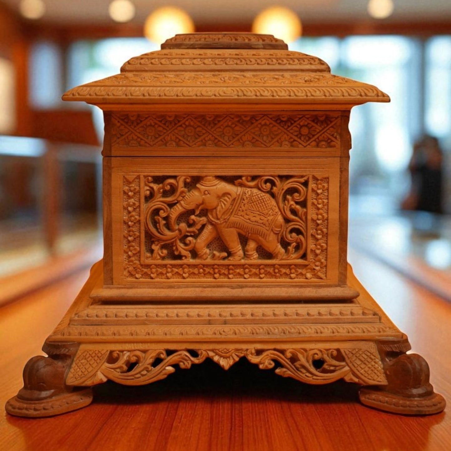Shivani Wood - Elefant Jewellery box
