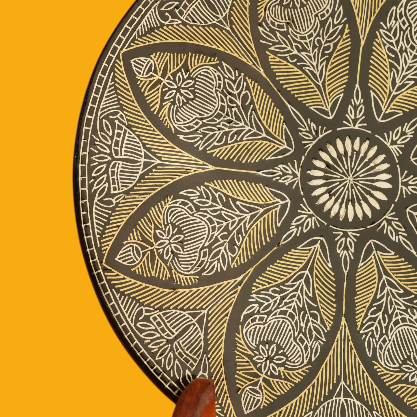 Round plate Bidari Art