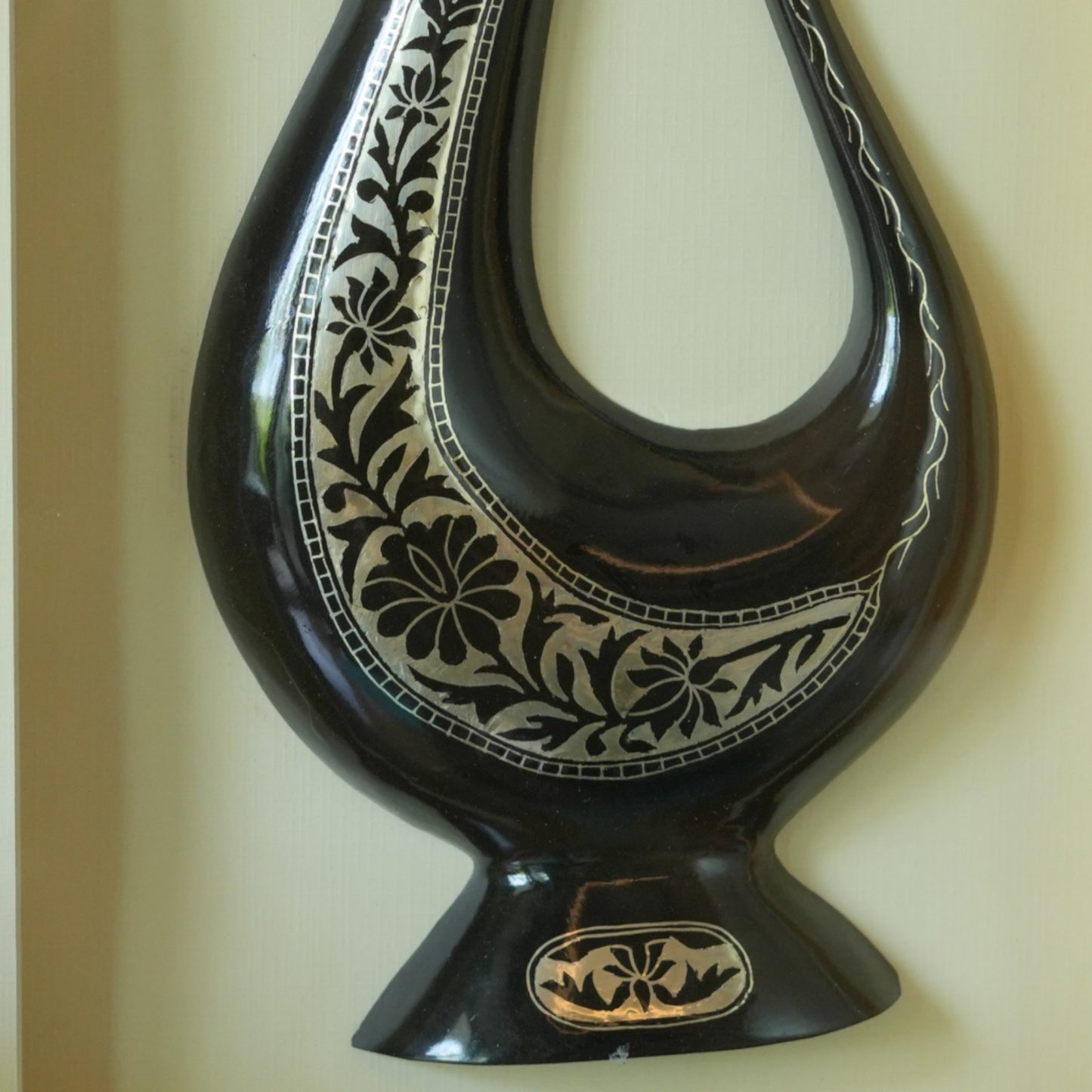 Single jug wall hanging